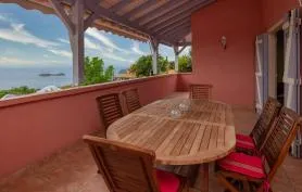 Villa LAURIER avec vue mer jacuzzi barbecue