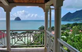 F2 Hibiscus (dans Villa Cannelle) -Vue sur la mer et le Rocher du Diamant