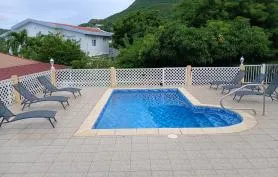 villa avec piscine jusqu'à 10 personnes