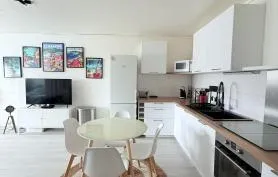 Studio lumineux avec piscine, à deux pas de la plage