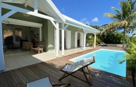 VILLA 3 CHAMBRES AVEC PISCINE DONNANT SUR LE GOLF 