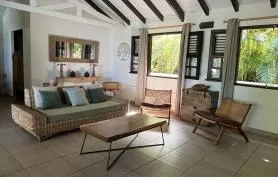 Villa Angha, vue mer, située à 5 minutes de la plage, au calme.