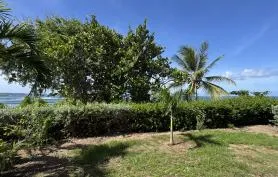 Malora Beach, front de mer et accès plage