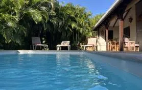 Villa Angha, vue mer, située à 5 minutes de la plage, au calme.