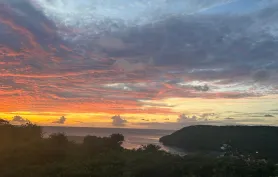 Villa Ti'Chenou, 3 suites, plain pied avec vue mer et canopée, avec piscine à débordement, proximité plage