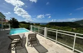 Villa Ti'Chenou, 3 suites, plain pied avec vue mer et canopée, avec piscine à débordement, proximité plage