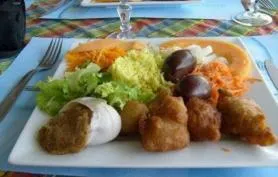 Villa du Bonheur - Chambre d'hote en demi pension .80.00 euro la nuit par personne euro la nuit par personne