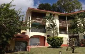 Studio Domaine de l'Anse Caritan les pieds dans l'eau