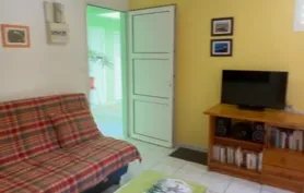 Kaz Calebasse T2 avec loggia 500m plage et village