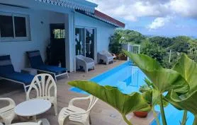 Villa type F4 avec piscine, jacuzzi et voiture