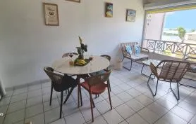 Spacieux appartement, terrasse vue mer 50 m de la plage de l' Anse Mitan, Résidence Alpinia