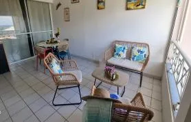 Spacieux appartement, terrasse vue mer 50 m de la plage de l' Anse Mitan, Résidence Alpinia