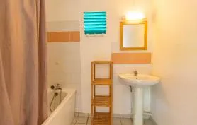 bungalow avec piscine et clim proche plage