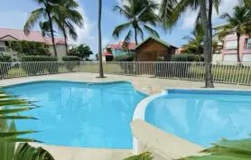 Appartement T4, 6 personnes, 3 chambres Clim, plage à 50 m, piscines, parking