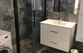 Studio de tout confort avec vue exceptionnel sur baie de St Pierre et montage pelé