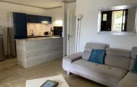 Appartement avec terrasse, piscine, 3 chambres, vue mer