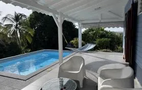 Villa de standing, piscine privée, vue sur mer et montagne