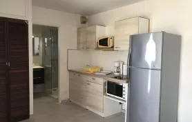 « Studio MADI - Vue Exceptionnelle Mer & Rocher Diamant - Piscine & Plage à pied ».