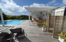 Villa Fleur de Goyave, bien ventilée & vue dégagée, piscine privée