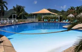 Fregate Plage à 5 min & Vue Rocher : Lumineux T3 avec Piscine