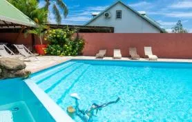Gîte de groupe jusqu'à 30 personnes avec piscine, à 900 m de la plage