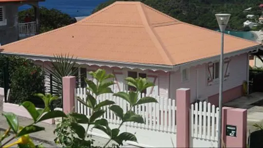 Maison neuve typique avec vue mer avec sa piscine