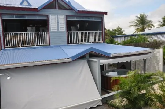 -20% Juillet-Aout A 150m de la Plage et du Surf T3 Piscine (6pers) 70€/nuit. T2 Spa 60€/n Studios 40€/nuit. 3 plages accessibles à pied. 