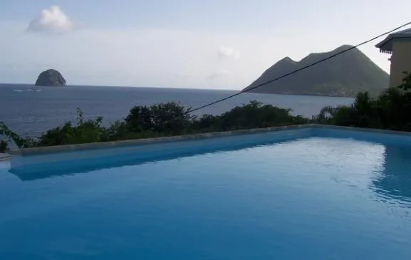 Villa de Bord de Mer au Diamant avec 2 niveaux et 2 piscines 
