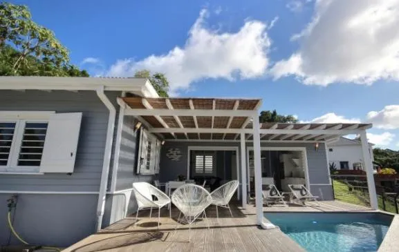 Villa 2 CH, piscine, vue mer, moderne, plage à pied 10 mins