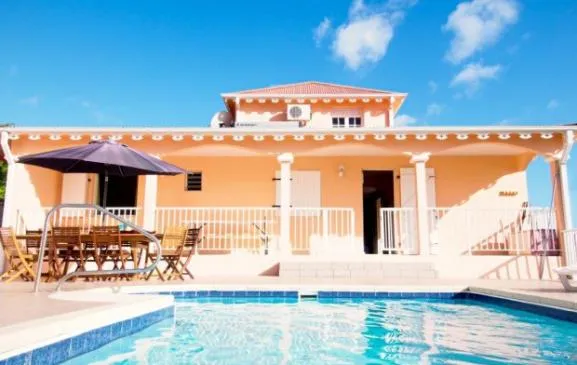 villa avec piscine jusqu'à 10 personnes