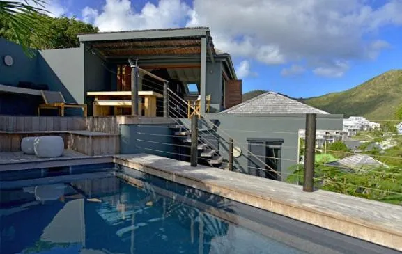 vivez une expérience dans une villa d'architecte, piscine privative et jolie vue mer