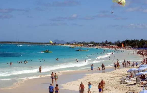 Luxueux Studio, grand standing, tout confort, très belle vue sur Orient Bay