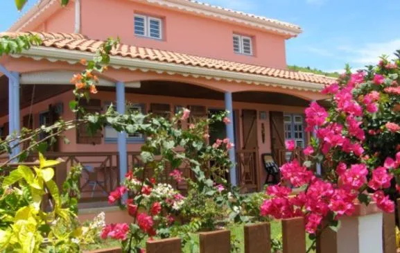 Villa avec vue 180° sur mer et piscine à l'électrolyse au sel