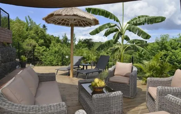 Ty Kaz Kreol: Bungalow avec piscine.