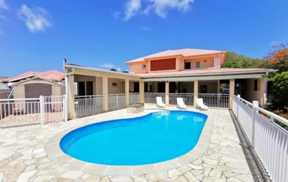 Villa à Sainte Anne avec piscine privée 3 chambres