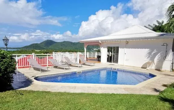 Villa avec piscine privée vue mer 2 chambres sur Sainte Anne