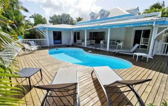 Villa avec piscine privée et jacuzzi 4 chambres sur Saint-François