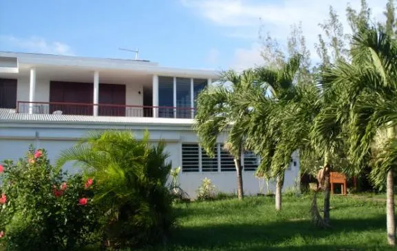 Villa spacieuse vue mer à louer à Sainte-Anne Guadeloupe