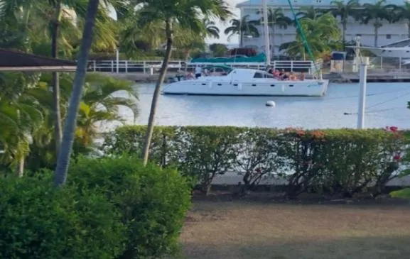Jolie vue sur la marina de Saint François pour ce T1bis en Guadeloupe