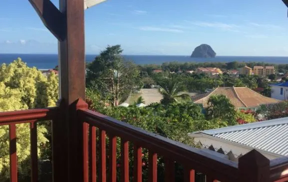 Splendide T3 'Chalet' avec vue mer panoramique et grande piscine de résidence