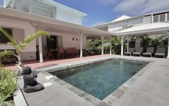 Villa 5 chambres, à 100m de la plage avec grande piscine