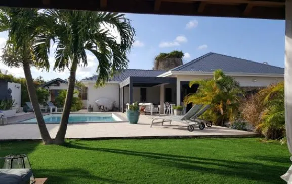 Villa de standing avec piscine et spa au calme et sans vis à vis