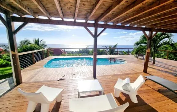 Magnifique villa **** vue 180 ° avec piscine sur la mer et les ïlets Pigeon