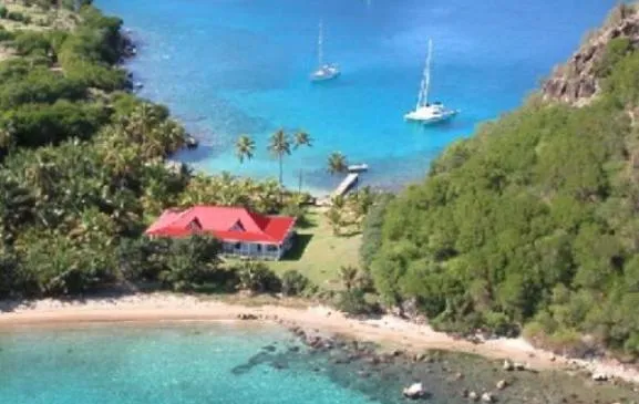 VillaLe Pain de Sucre  accès direct à deux plages aux Saintes