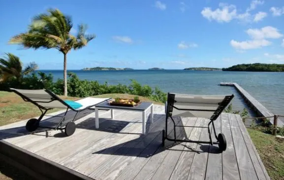 Villa Fleur d'Eau avec piscine, ponton, vue et accès mer