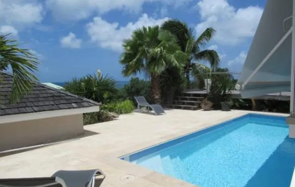 VUE MER et piscine privée  à 2mn de la magnifique  Plage de FRIAR'S BAY