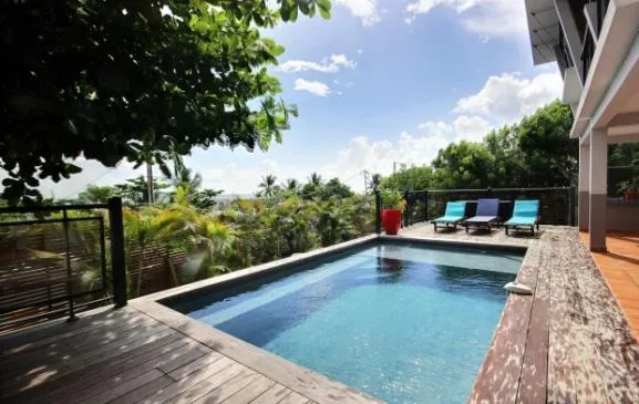 Villa 4 chambres, piscine, rooftop vue mer, plage à pied le Diamant