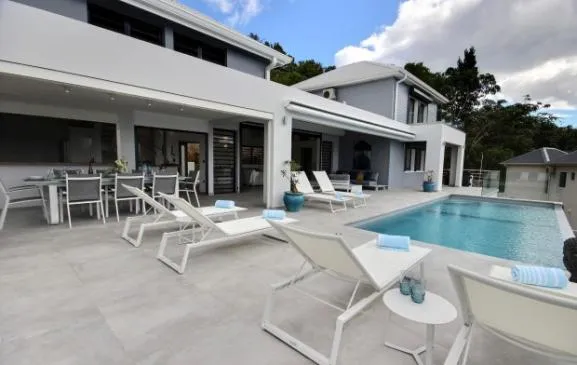 Villa 4 chambres - luxe, piscine, vue mer, plage