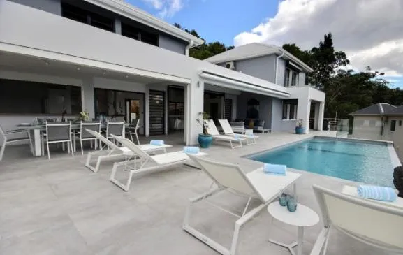 Villa Caouanne, piscine, vue mer, plage