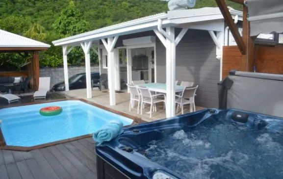 Villa Le Flamboyant, piscine et jacuzzi privé 